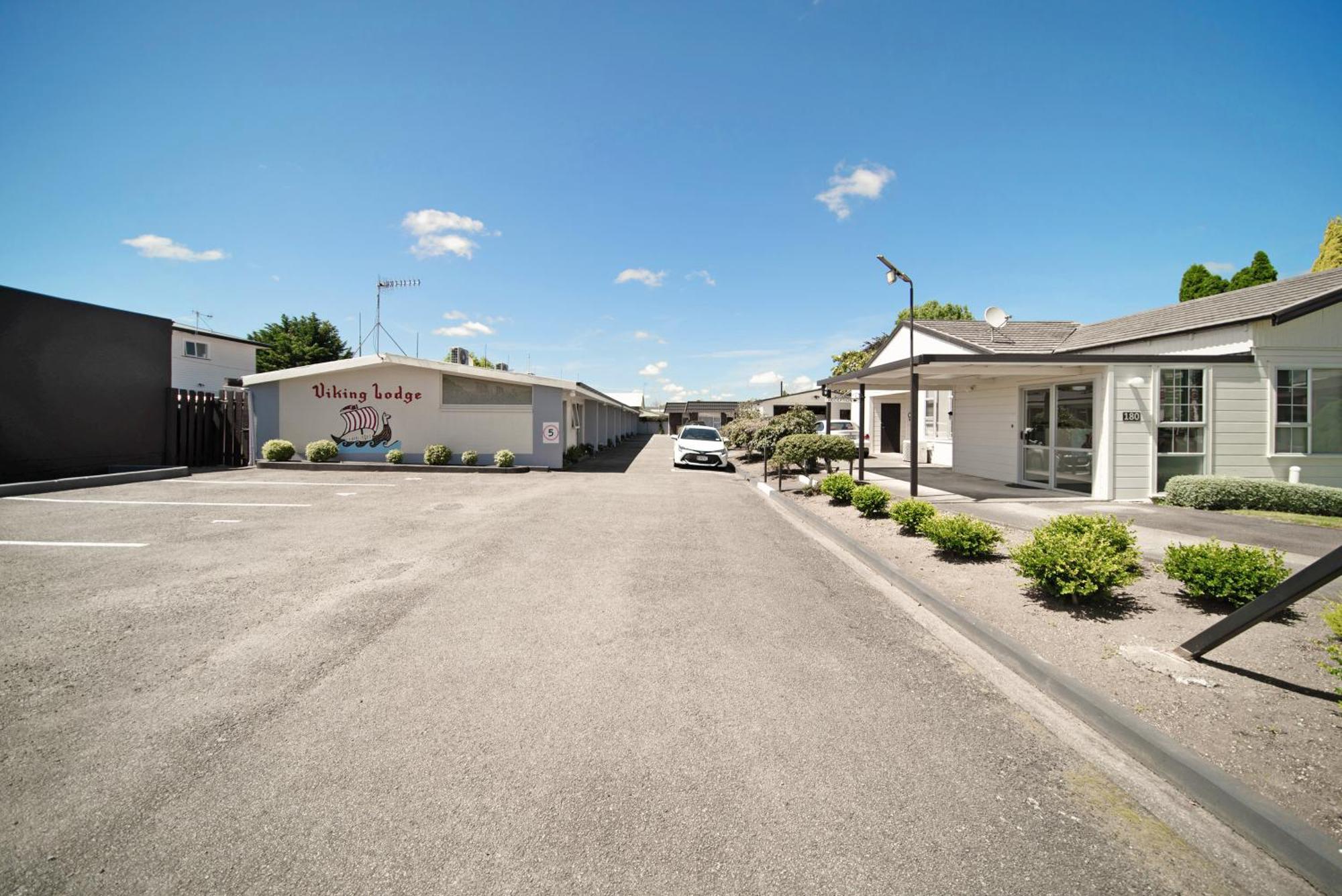 Viking Lodge Motel Tahoraiti Bagian luar foto